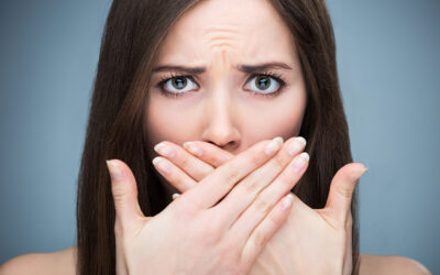 Still Chewing Gum to Hide Bad Breath? Here’s What’s Really Going On – And How to Fix It