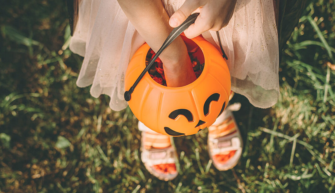 The Dentist’s Guide to Halloween Candy: What’s Safe and What’s Not